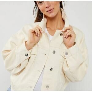 BB Dakota x Steve Madden Oversized Natural Denim Jacket Frayed Collar NWOT